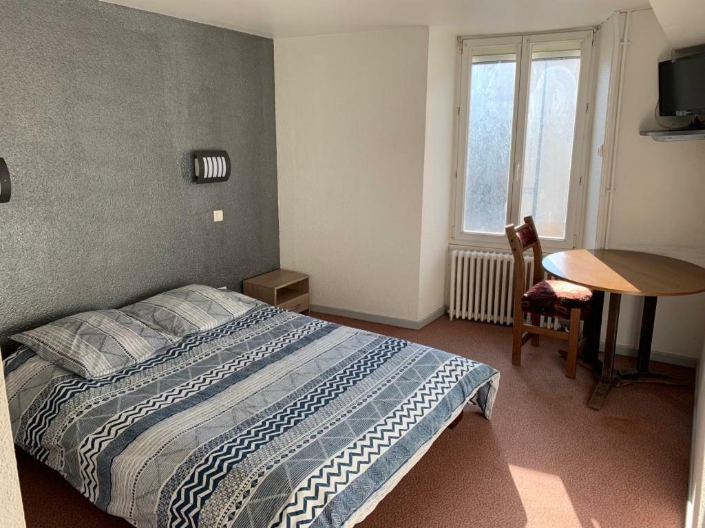 L'Escale Hotel Longeau-Percey Bagian luar foto